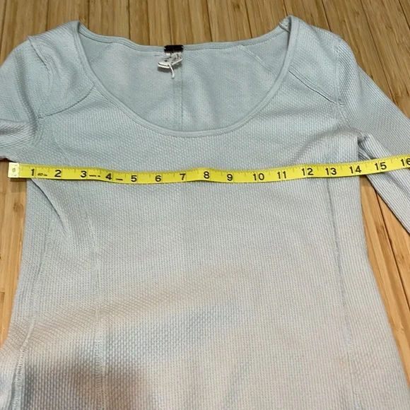 We The Free knit top size S. Light green with wristband accents. - Picture 6 of 7